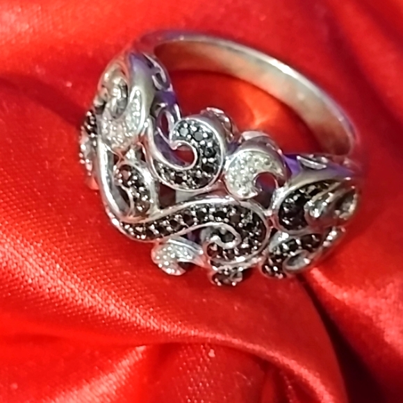 DIAMONDS--Black and White Diamonds set in .925 - Picture 3 of 10